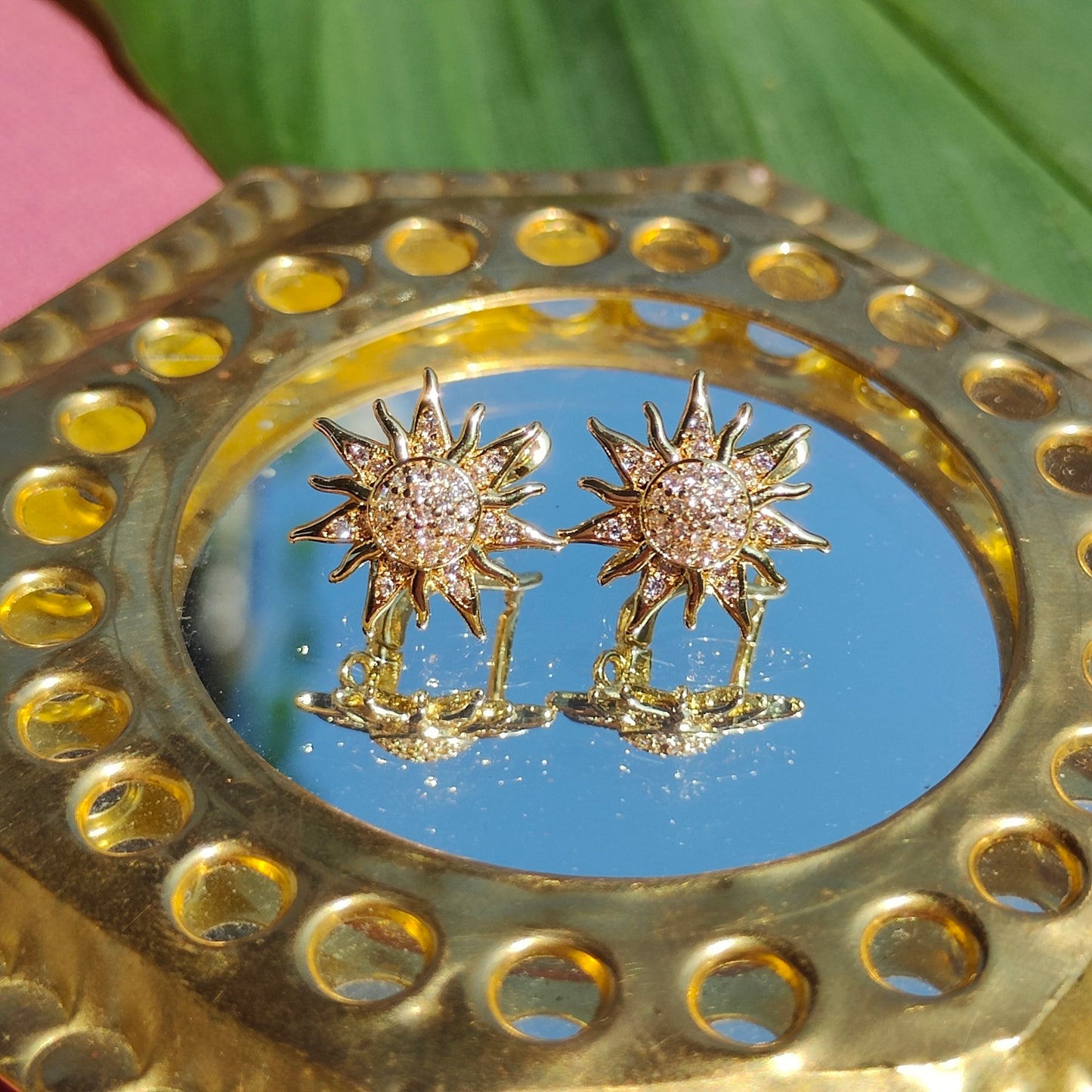 Sun stud